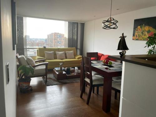 Moderno Apartamento de 2 Habitaciones en el Norte de Bogotá Perfecto para Turistas