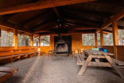 Iekārtas, The Lodge at Panther River in Waiparous Village (AB)