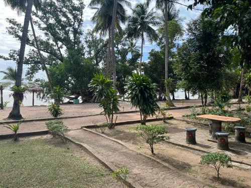 Dqnut Chalet And Restaurant in Kuala Sungai Baru