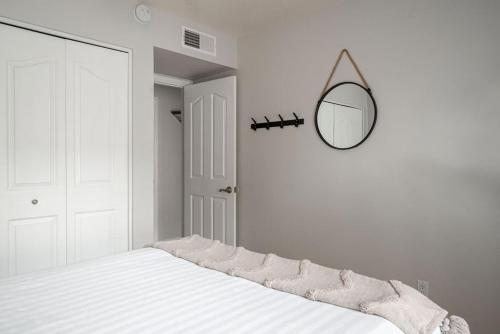 Champions Oasis Home - Near the Stadui2007m withPool & Grill