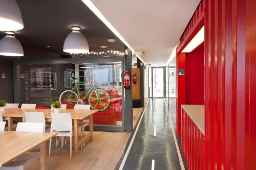 Sant Jordi Hostels Gracia