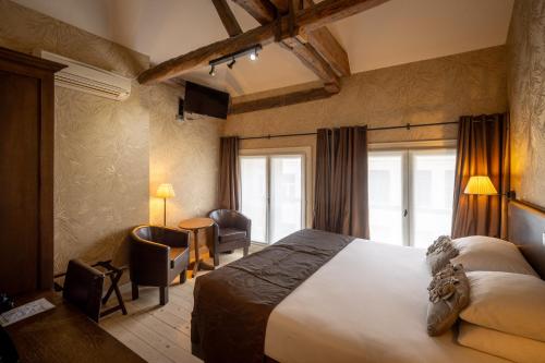 Standard Double Room image 8