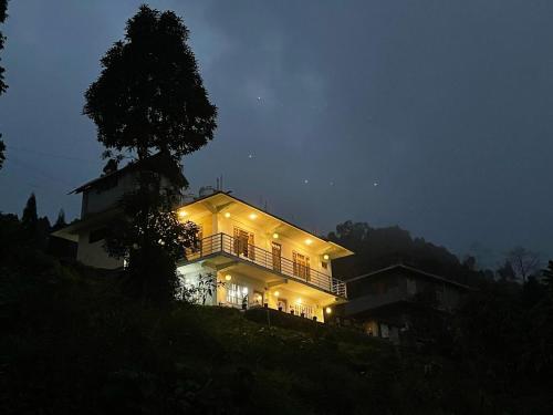 Mana Hills Farmstay in Lower Mamring Khasmahal