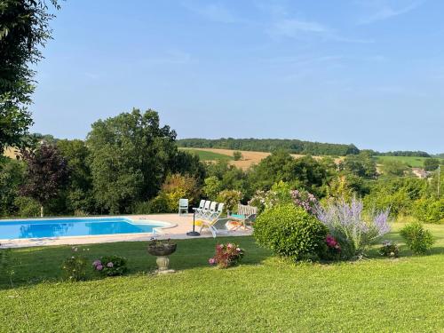 Le Maine Vérac Piscine et Vue (Le Maine Verac Piscine et Vue) in Brossac