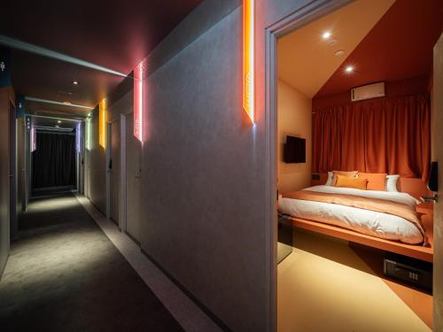 Ocica Oshiage Tokyo by Rhotel Room Type - Double Room Orange with Shared Bathroom