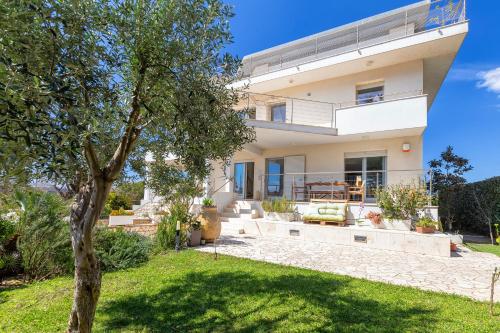 Luxury Seafront Villa Alghero with Rooftop Pool