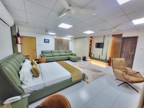 Crown Euro Inn Hotel and Resort in Baroipara