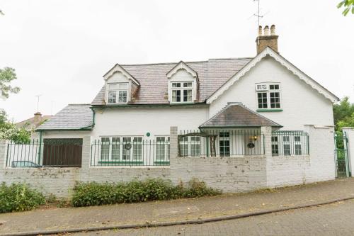 Holiday Home of the Month! Finchley, Sleeps 5, London (photo 7)