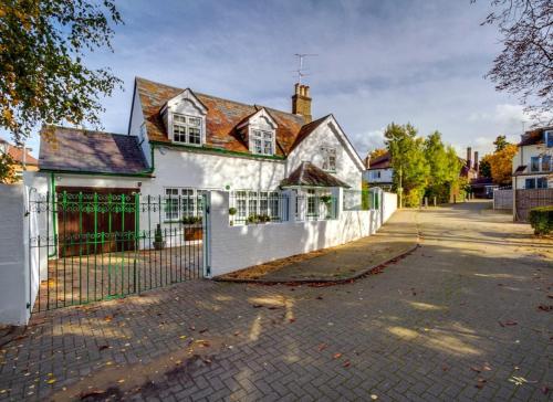 Holiday Home of the Month! Finchley, Sleeps 5, Londýn