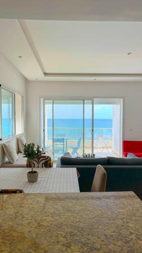 Apartment with panoramic sea views