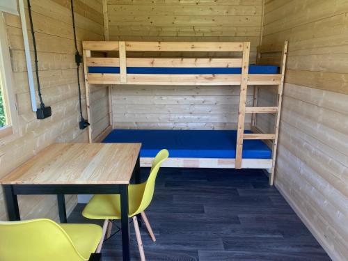 Woodland Cabin Camping de Regenboog in Šluknov