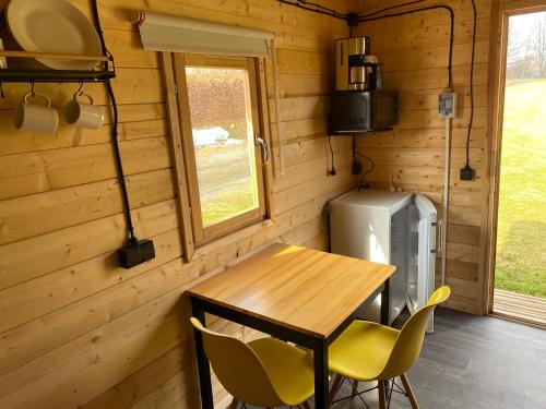 Woodland Cabin Camping de Regenboog in Šluknov