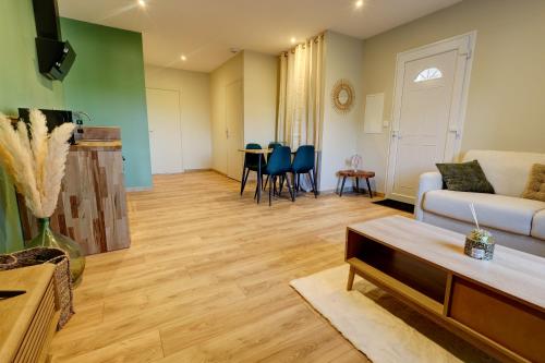 Havre de paix pres de Perouges, charme et confort in Perouges