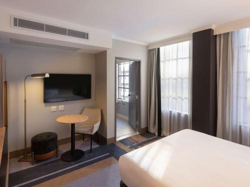 Travelodge Hotel Sydney Martin Place - image 8