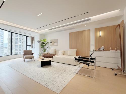 Pure Home-Near the Bund enjoys the beautiful scenery of the Bund 3-bedhome close to Yuyuan Garden Huaihai Road and Nanjing Road Pedestrian Street, Shanghai