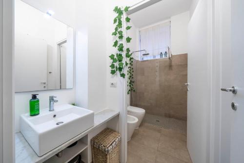 Duomo 10 min - Spacious Home in the Heart of Milan - Wifi, Milan (photo 6)