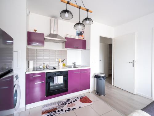 Køkken, Suite Business CDG Villepinte Parking in Tremblay-en-France