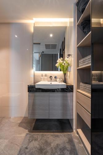 Stunning Sea View On High Floor