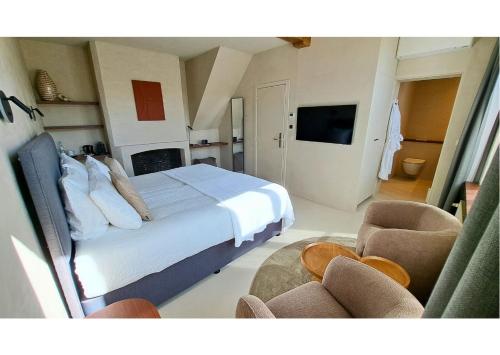 Basic Double Room image 5