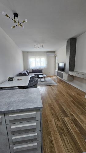 Central Lux, Podgorica