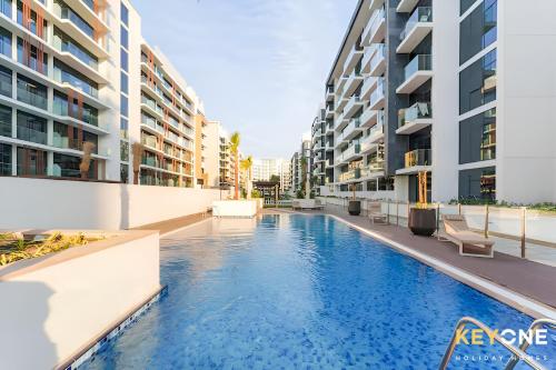 Chic Modern Studio in Azizi Riviera - main image