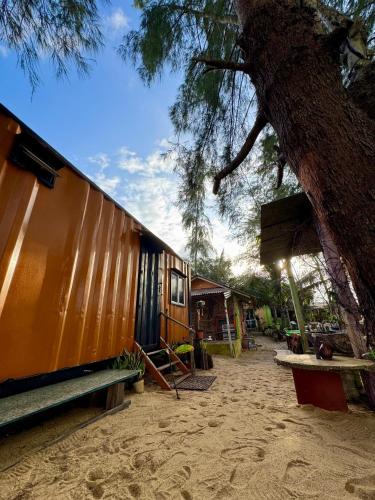 Pok Mat Beach Cabin in Marang