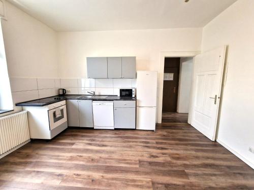 Worker's Apartment in Leverkusen L1-4