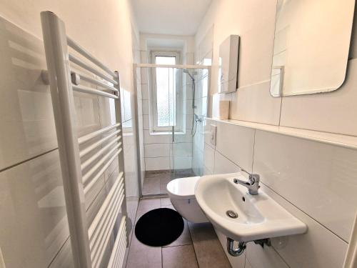 Worker's Apartment in Leverkusen L1-4