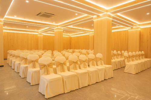 강톡의 SUMMIT GRAND RESORT & SPA - 연회장
