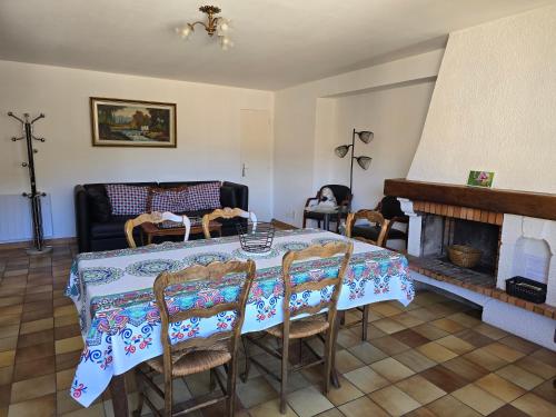 Superbe appartement au cœur des cévennes (Superbe appartement au cœur des cevennes) in Aveze mazpilsēta
