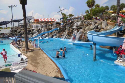Blue Paradise near Destin Harbor Boardwalk