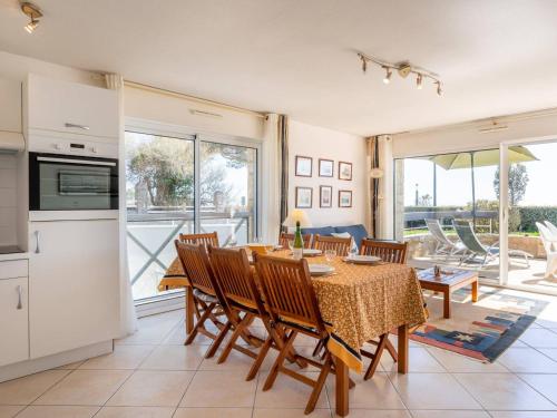 Appartement 4 pièces à Carnac - Vue mer, terrasse, parking, accepte animaux - FR-1-477-72 (Appartement 4 pieces a Carnac - Vue mer, terrasse, parking, accepte animaux - FR-1-477-72) in Carnac