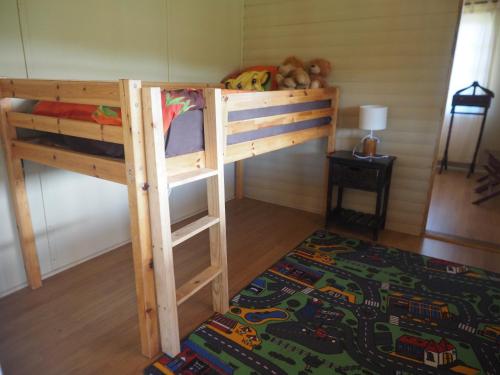 3 bedrooms, 5 beds