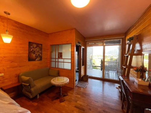 Standard Double Room image 3