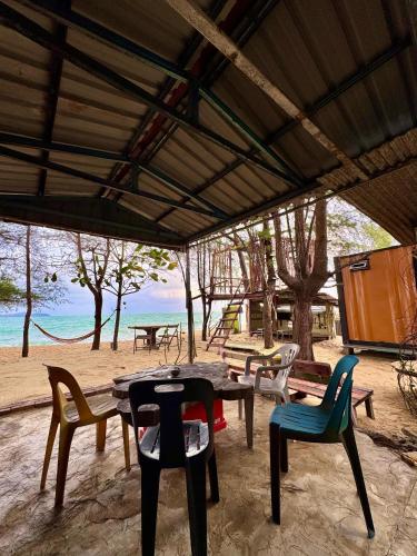 Pok Mat Beach Cabin in Marang