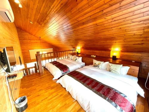 Deluxe Quadruple Room image 2