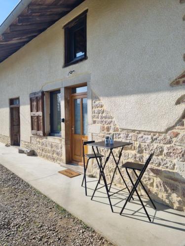 Au Marlézay country house 4 personnes (Au Marlezay country house 4 personnes) in Attignat