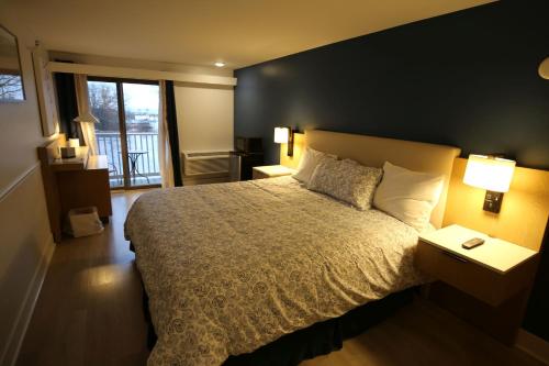 King Room with Balcony