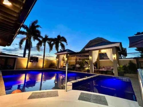 Palazzo de Amor Private Resort – khách sạn tại Calamba