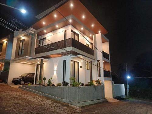 Papi Villa O3 Executive Class