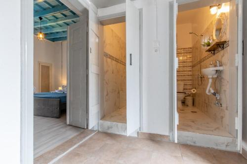 Xenofon Traditional Rooms 1