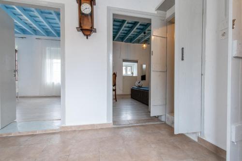 Xenofon Traditional Rooms 5