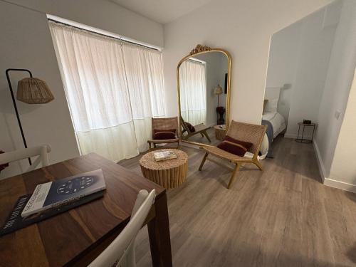 Apartahotel Sevilla Salado, Севилья