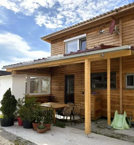 Geräumiges Tiny Haus für 1 bis 8 Personen mit Infrarotkabine in Oberoestheim, Deutschland