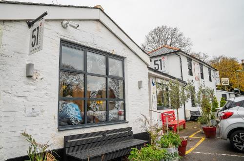 Highway Cottage - Mickleham - Box Hill
