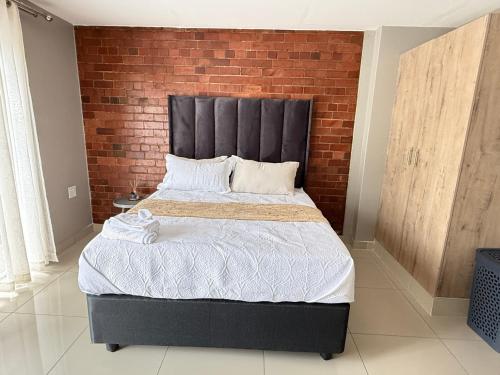 Home Away Nest B&B in Emalahleni