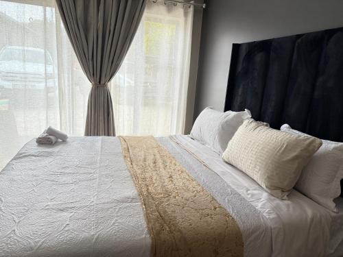 Home Away Nest B&B in Emalahleni