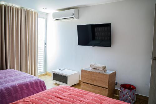 Three-Bedroom Deluxe Apartment image 10