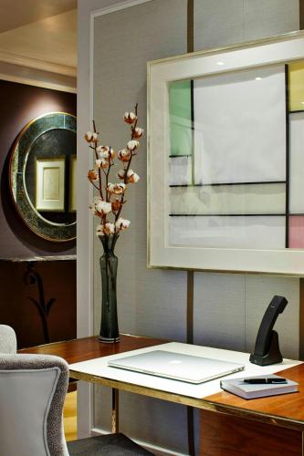 London Marriott Hotel Park Lane - image 10