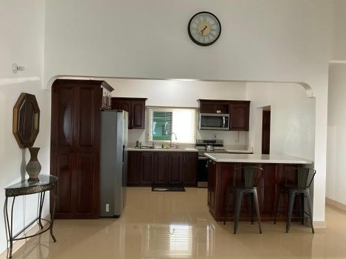 Lakeside Villa in 逍遙海灣